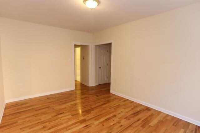 Building Photo - 627 W Cornelia Ave