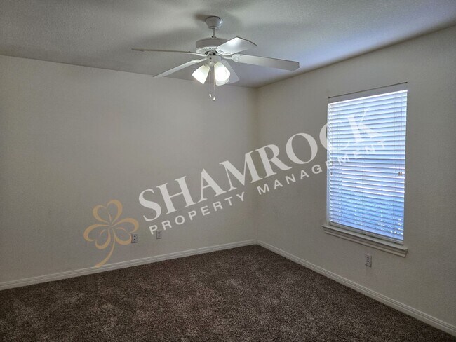 Building Photo - Surrey Ridge Duplex