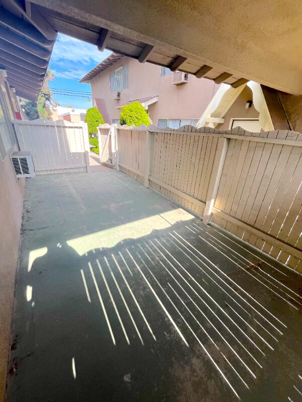 Building Photo - 550 Silverwood Ave