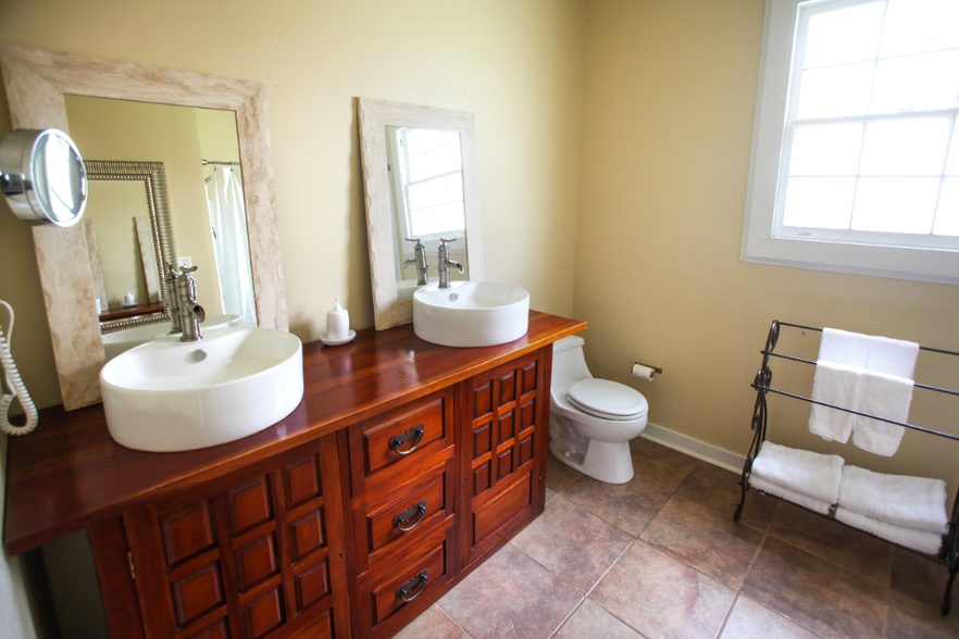 Bathroom - 913 Milton St