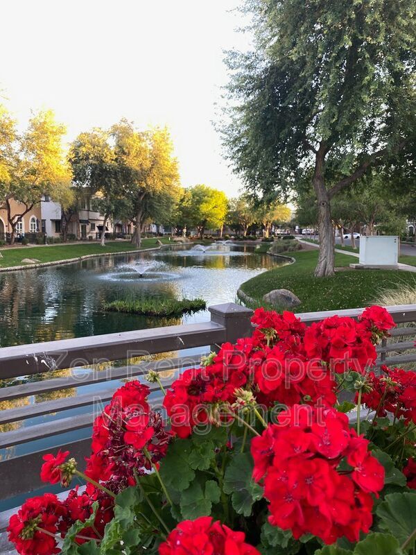 Building Photo - 2744 S Pewter Dr