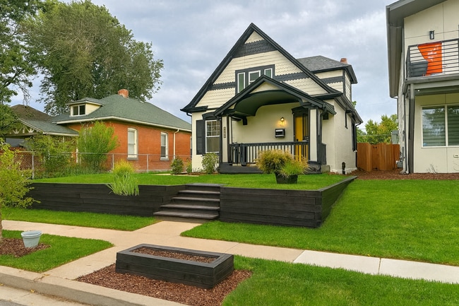 Primary Photo - 2437 S Bannock St