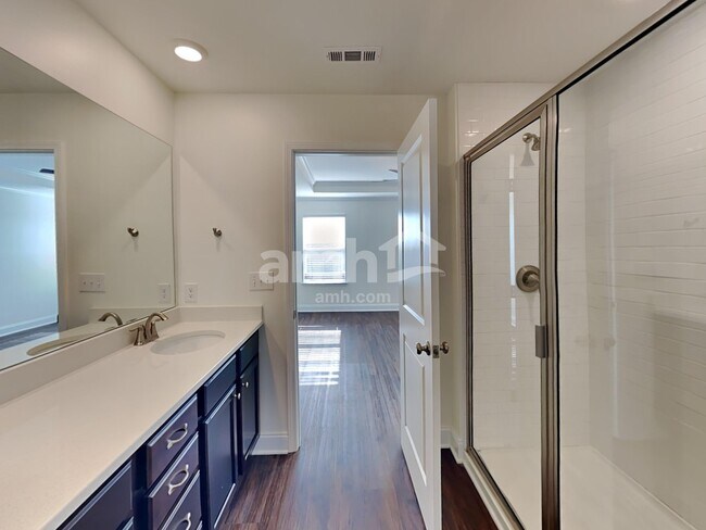 Building Photo - 123 Marin Dr