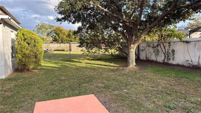 Building Photo - 627 Fisher Ct