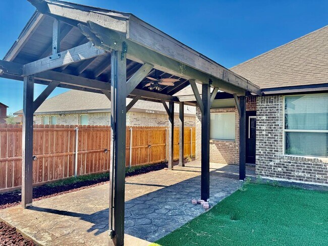 Building Photo - 7002 Perot Rnch Rd