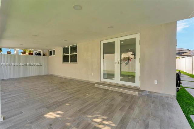 Building Photo - West Lake Drive, Hialeah, FL 33015 - 3 BR ...