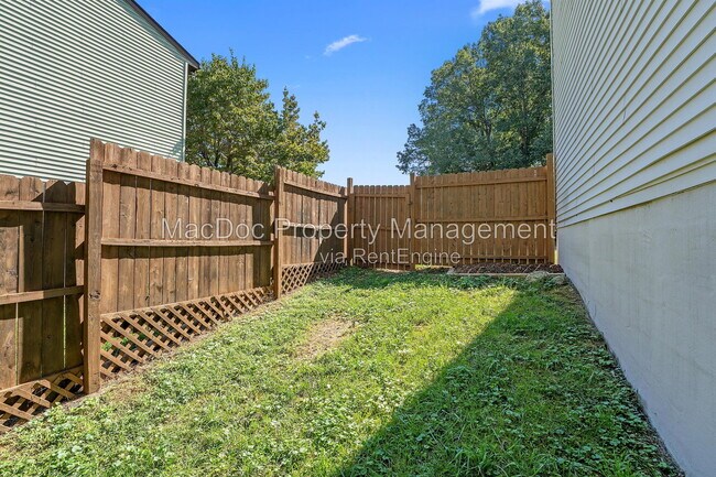 Building Photo - 5273 Daffodil Dr