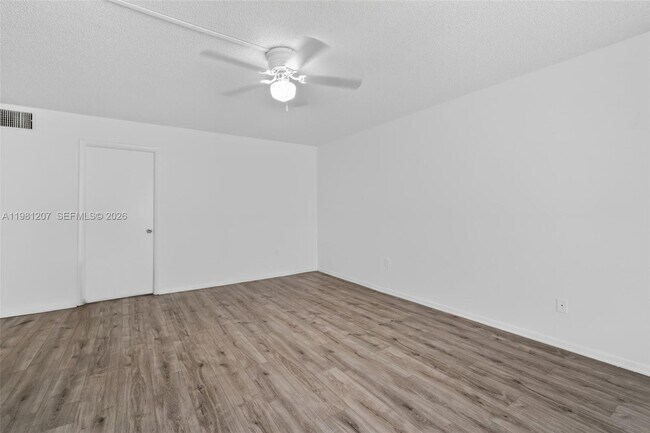 Building Photo - 9091 Lime Bay Blvd