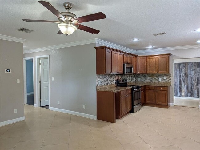 Building Photo - 313 Granada Dr