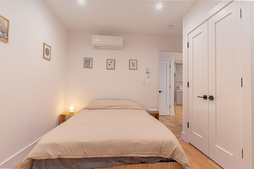 Building Photo - 207 Cooper St