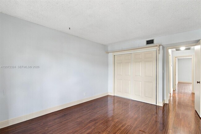 Building Photo - 6511 Racquet Club Dr
