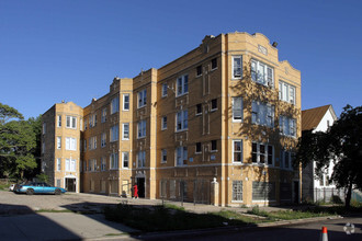 Building Photo - 1250 S Karlov