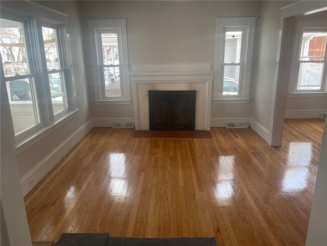 Building Photo - 87 Grosvenor Ave