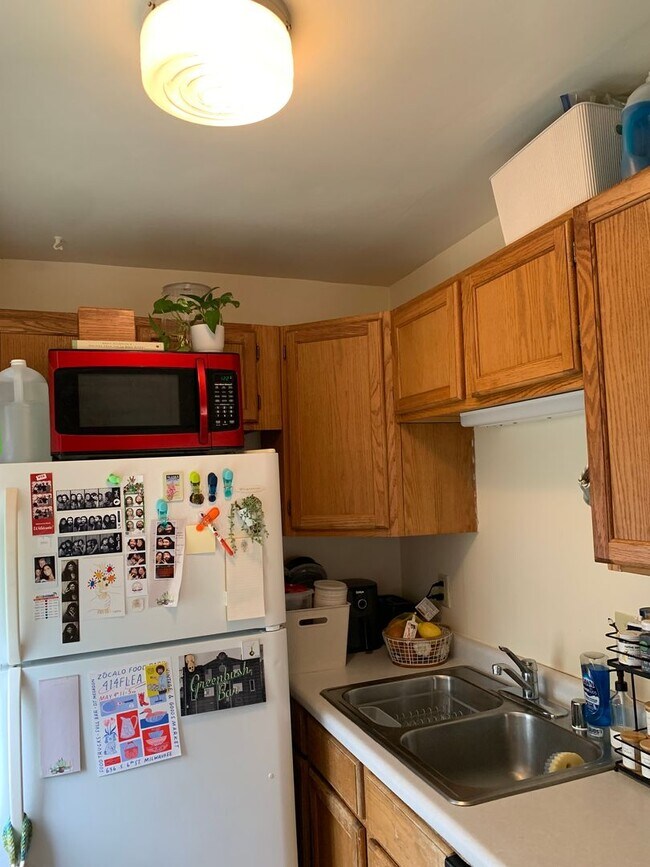 Building Photo - 418 S Orchard St