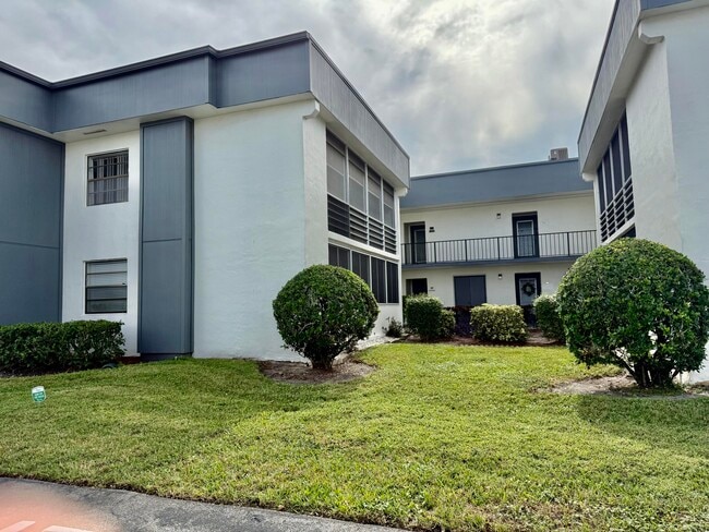 Building Photo - 514 Piedmont K