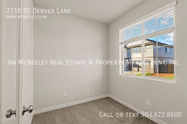 Building Photo - 335 SE 8th Ave