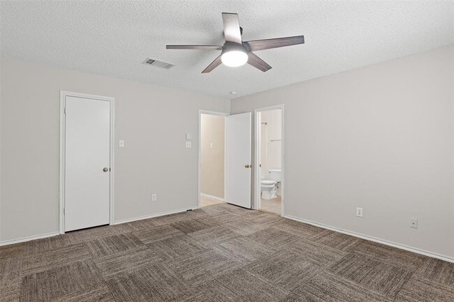 Building Photo - 1353 Lakeside Loop