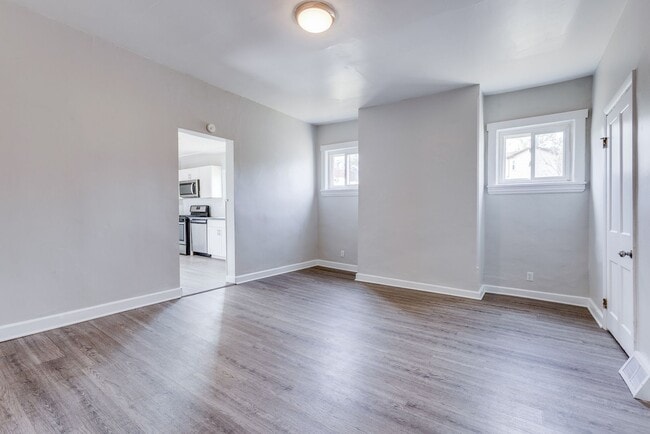 Building Photo - AVAILABLE JULY 2026 - Spacious 2 Bedroom Home w/ Fenced Yard & AC!