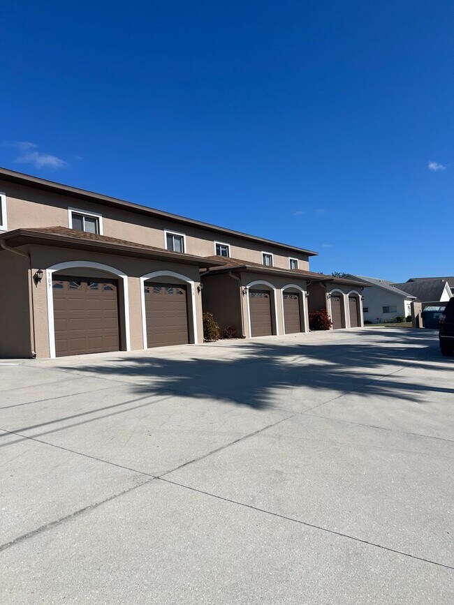 Building Photo - Villa Congress