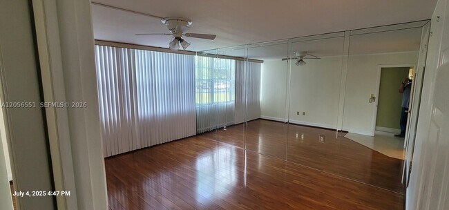 Building Photo - 1300 St Charles Pl
