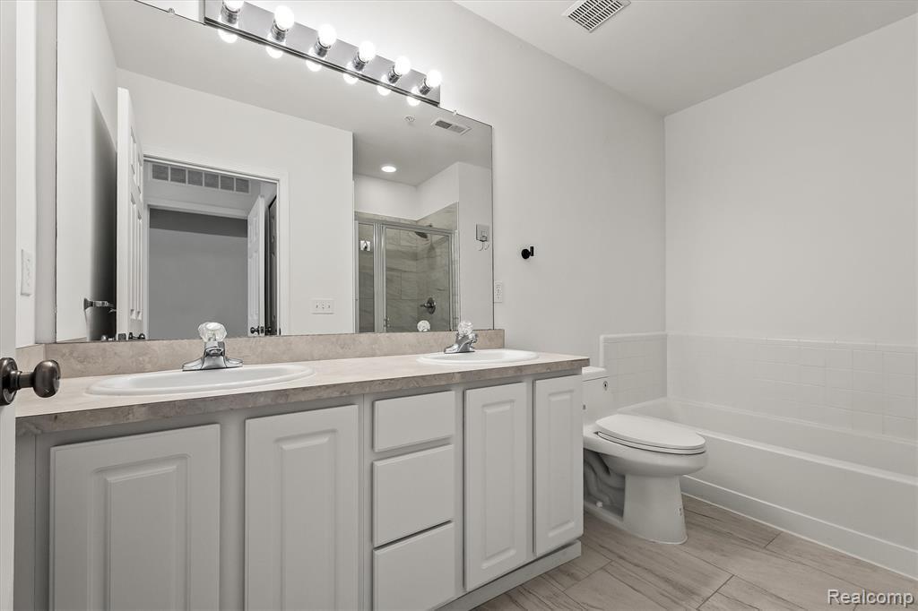 Building Photo - 3094 Camden Dr