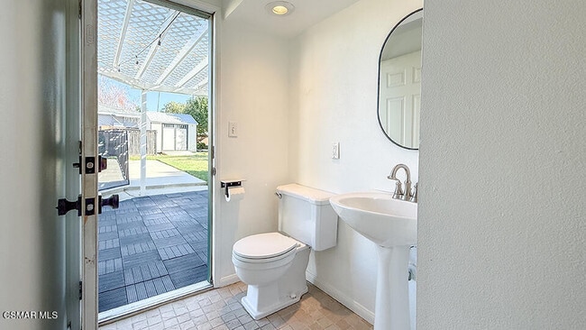 Building Photo - 2036 Brentwood St