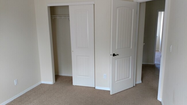 Building Photo - Modern Townhouse in Post Falls