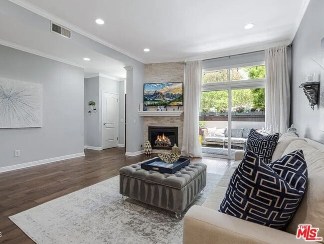 Building Photo - 17213 Palisades Cir