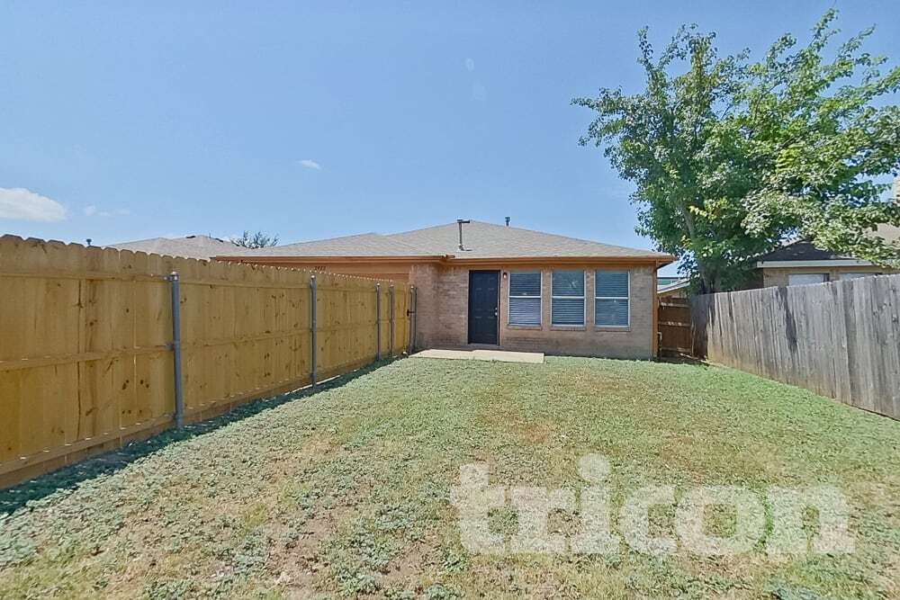 Building Photo - 2922 Marquis Ln