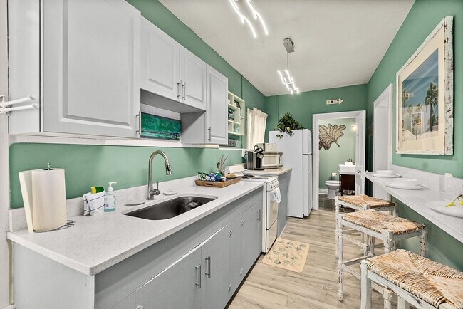 Building Photo - 6 Rohde Ave