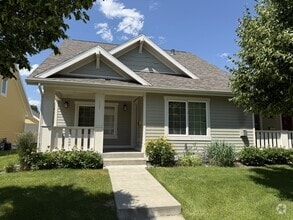 Building Photo - 827 Avenue E