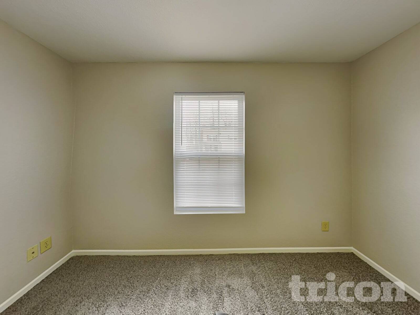 Building Photo - 8039 Retreat Ln