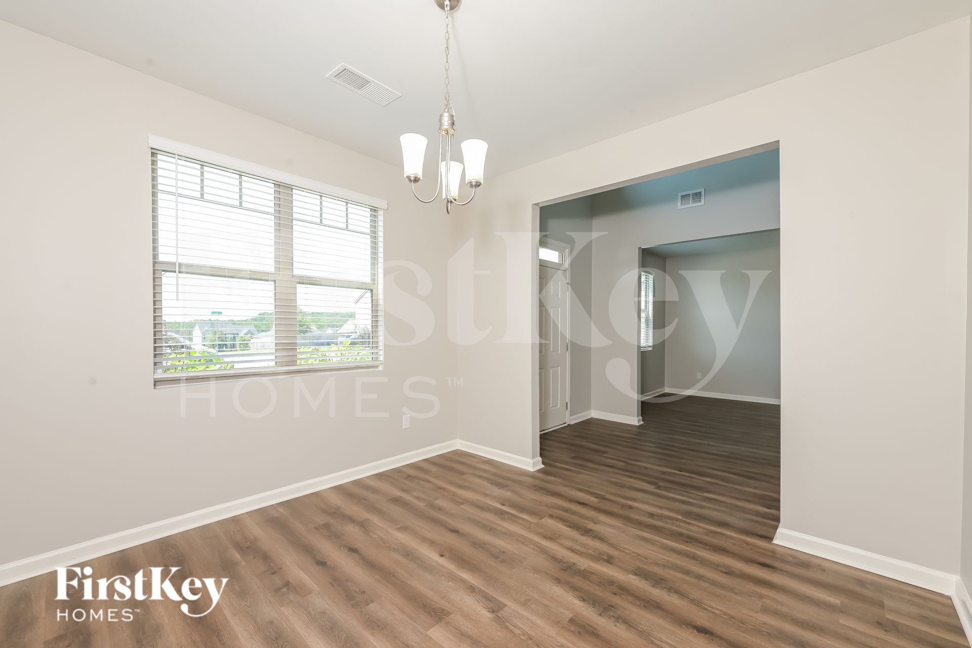 Building Photo - 2027 Massey Ln