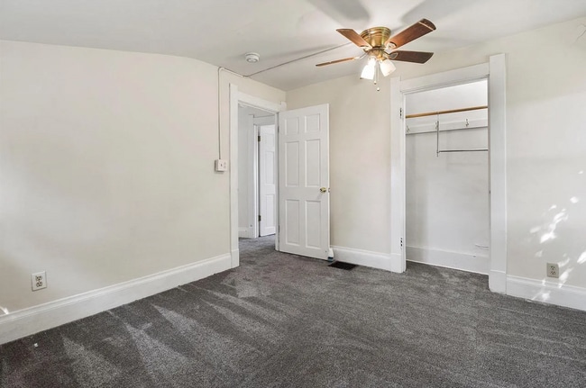 Building Photo - 1509 Kenosha SFH