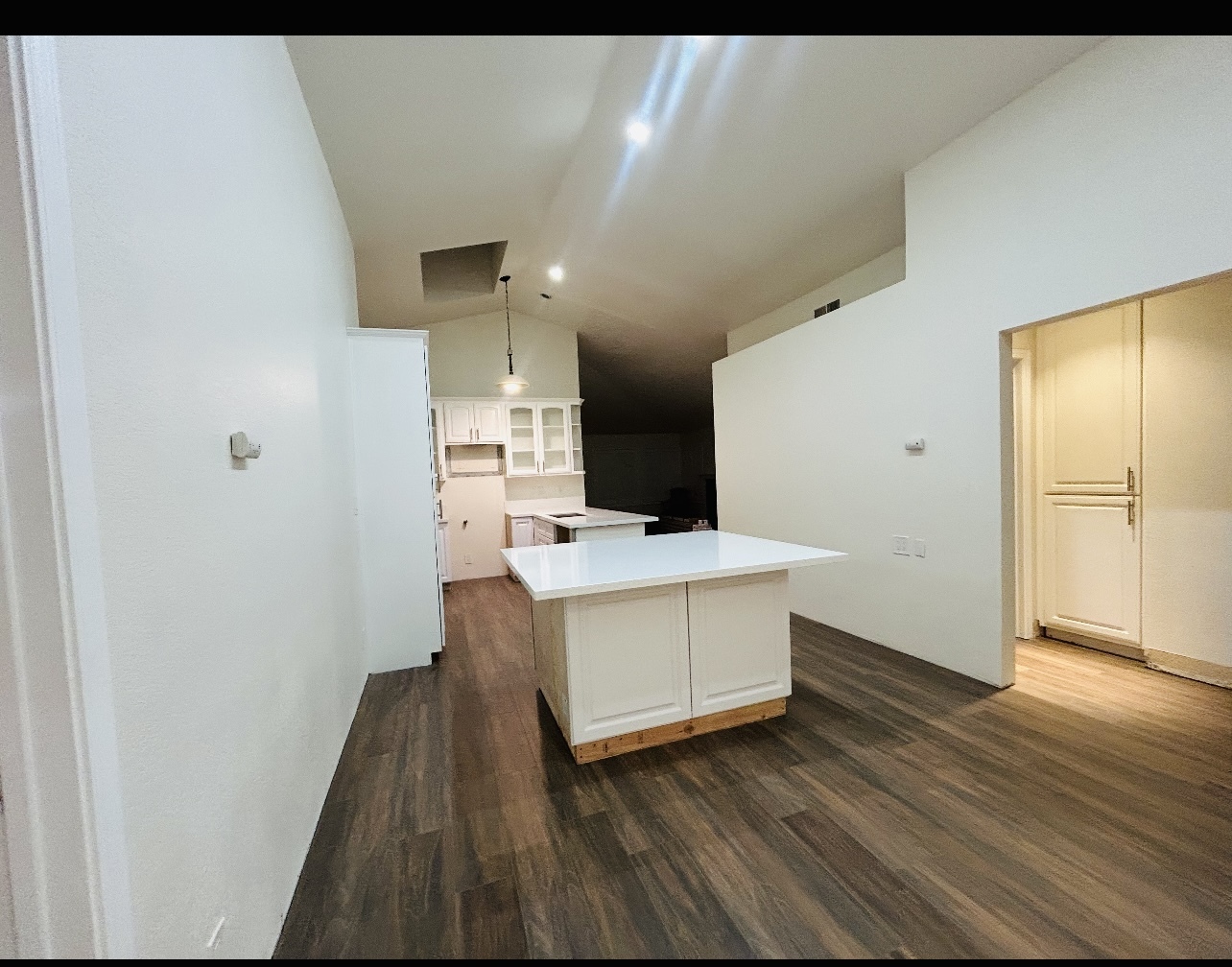 Building Photo - 2034 Riverbirch Dr