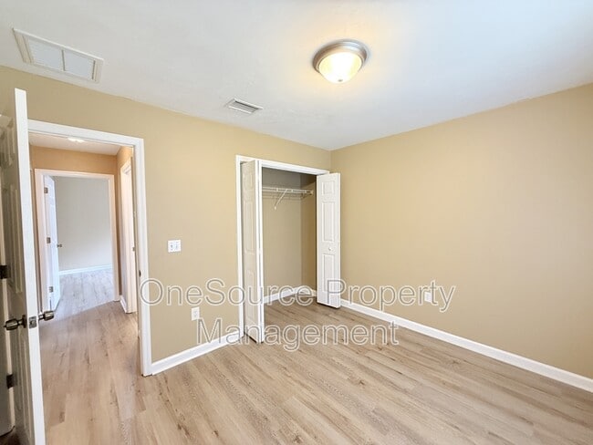 Building Photo - 111 N Charles Willis Dr