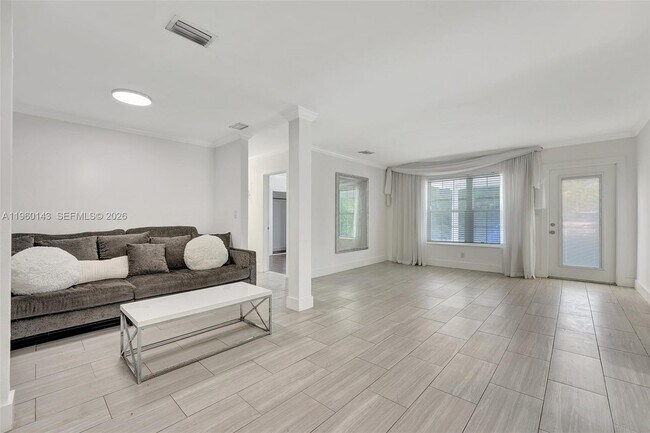 Building Photo - 701 NE 8th St