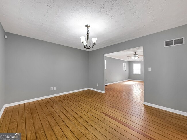 Building Photo - 410 Invector Ct