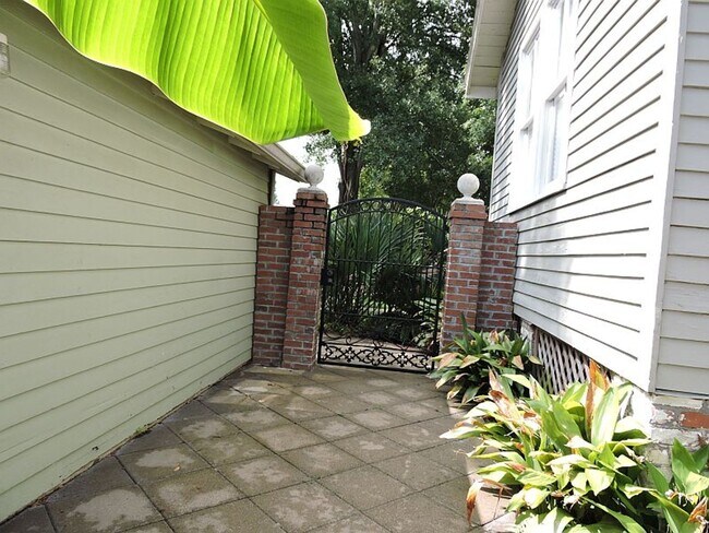 Building Photo - Garden District Home for Lease