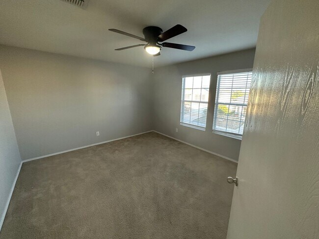 Building Photo - Beautiful Home in Stone Oak!