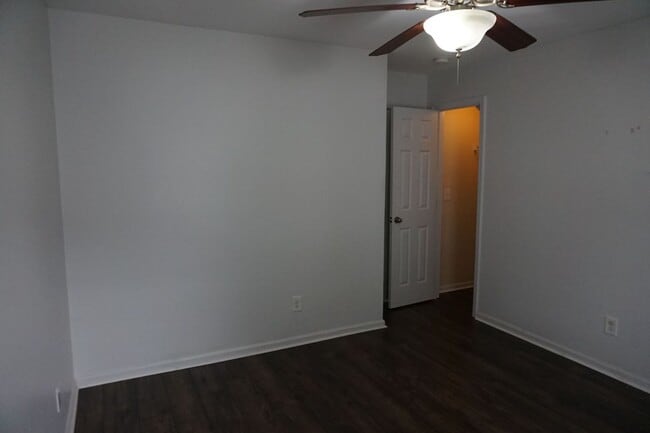Building Photo - 3 Bedroom and 3 Full bathroom located The Village at the Glen within Carolina