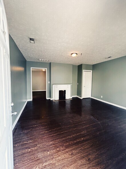 Building Photo - 319 S. Wenzel St.
