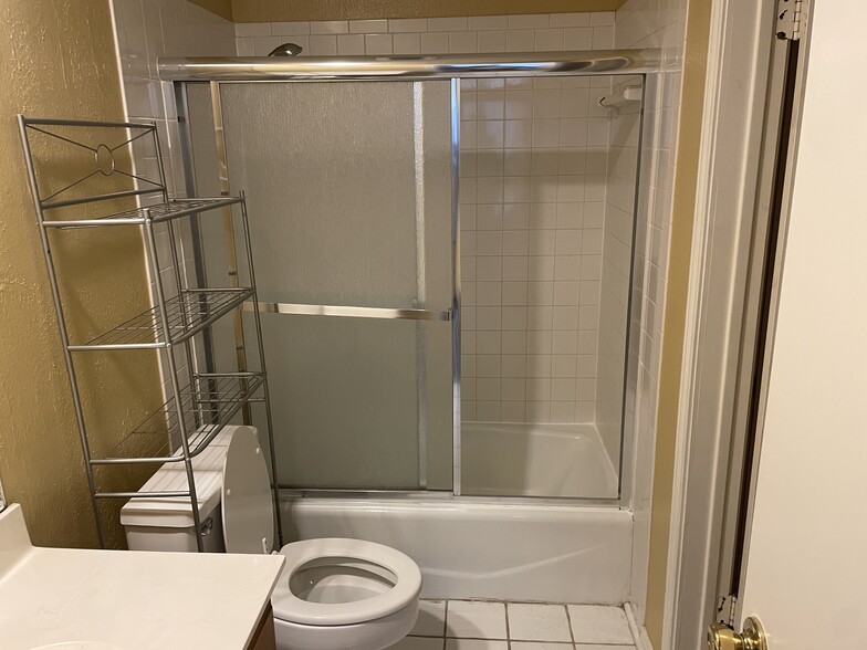 Building Photo - 2409 Leon St