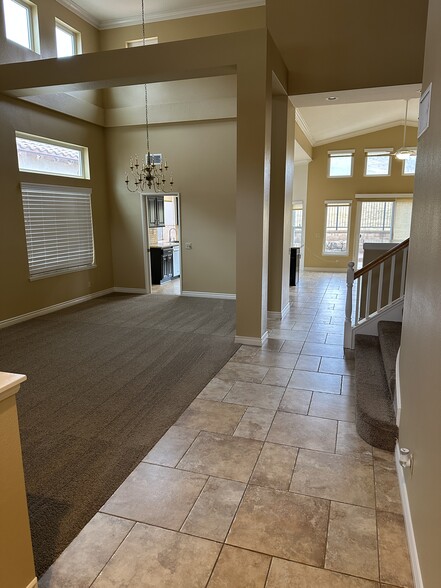 Building Photo - 15400 Zaharias St