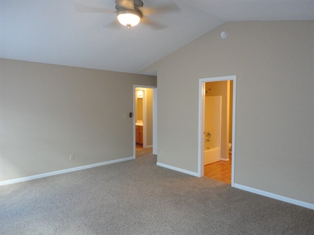 Building Photo - 743 Millbrook Dr