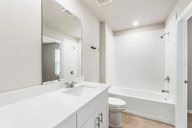 Building Photo - Charming 3-Bed Oasis in Ocoee: Spacious 1574 sq. ft. Townhouse with 2.5 Baths!