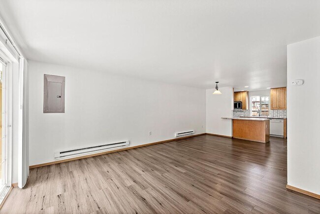 Building Photo - Ewert 3010