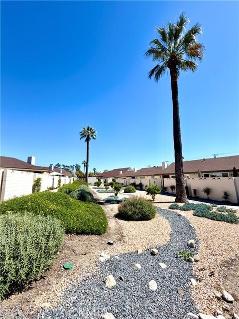 Building Photo - 659 S Indian Hill Blvd