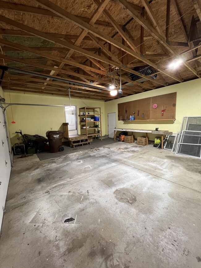 Building Photo - 3315 County Line Rd