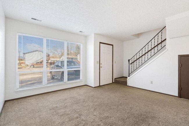 Building Photo - 906 Hersinger Pl